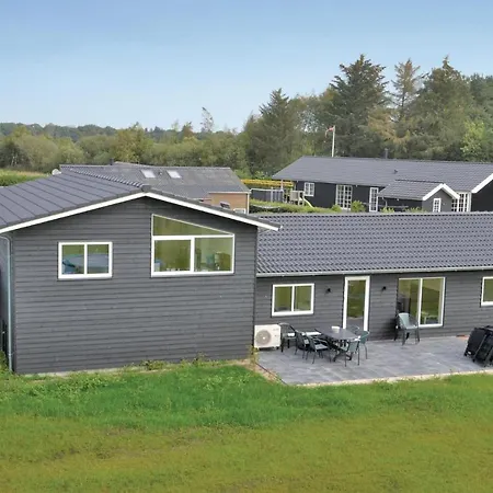 Four-bedroom Holiday In Ansager