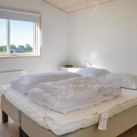 Four-bedroom Holiday In Semesterbostad *