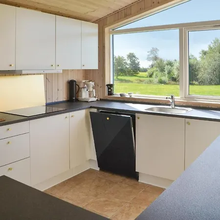 Four-bedroom Holiday In Semesterbostad